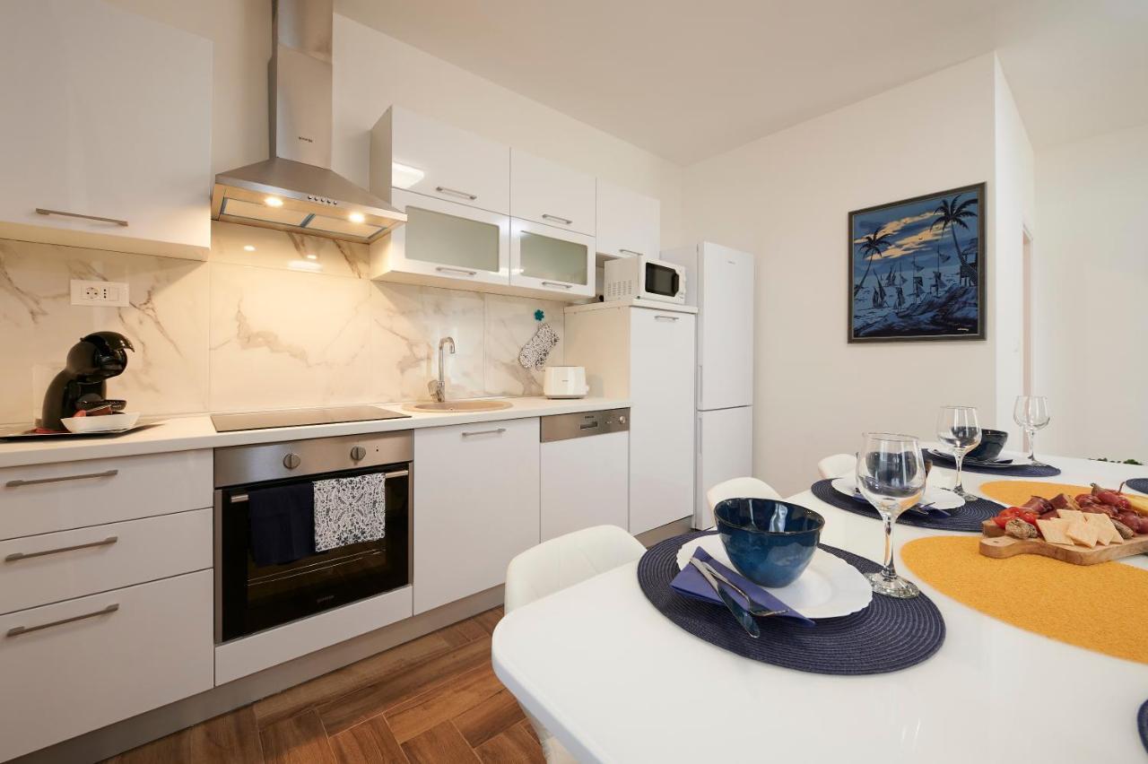 New 4* Apartman Zoa In Trogir Exterior photo
